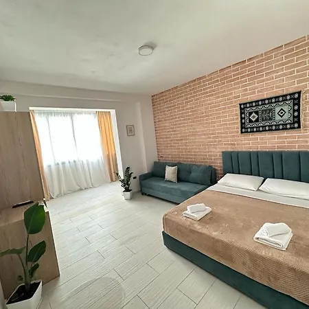 Trea - Port Apartamento Vlorë